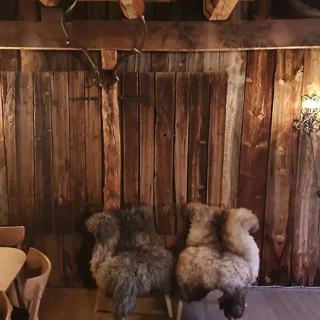 Westeras Gard Farm stay *